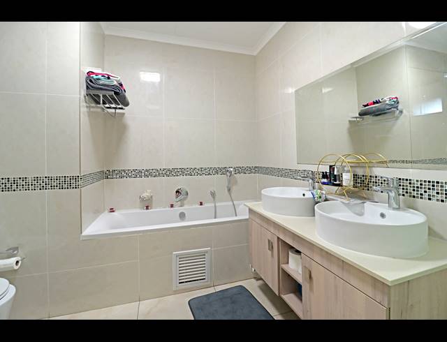 3 BEDROOM APARTMENT FOR SALE IN NOORDHANG